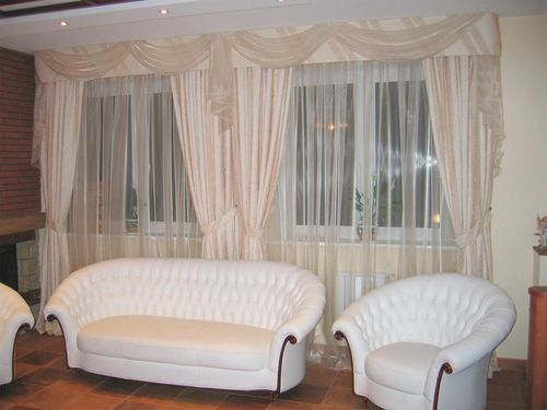 классические шторы в гостиной