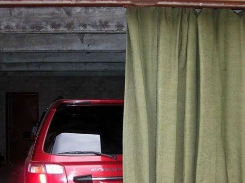Выбираем  шторы в гараж