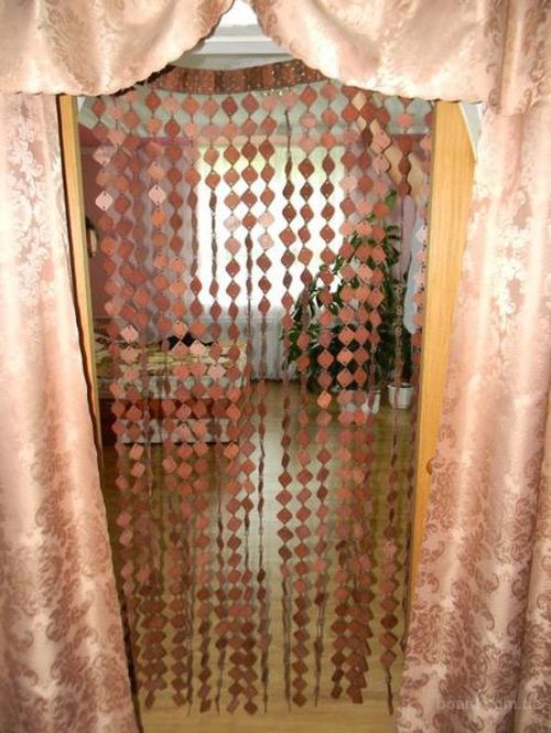 Шторы на дверной проем: как стильно оформить портал текстилем и не только (52 фото)